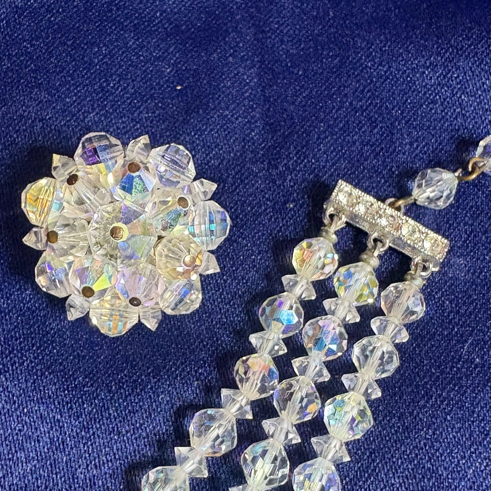 Vintage Laguna B Aurora Borealis Crystal 3 Strand Necklace w/Clip Earrings - Picture 4 of 9